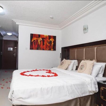 Nobila Airport Hotel Cotonou Kültér fotó