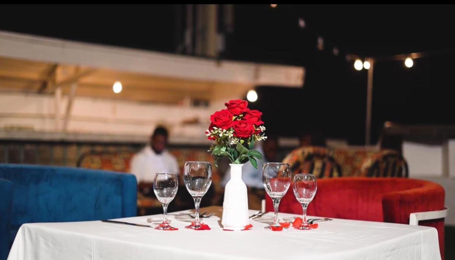 Nobila Airport Hotel Cotonou Kültér fotó