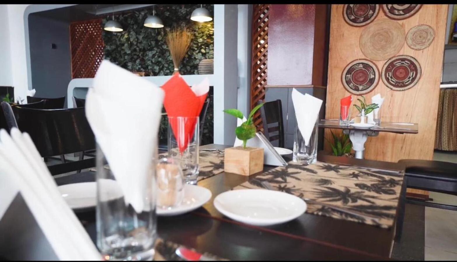 Nobila Airport Hotel Cotonou Kültér fotó
