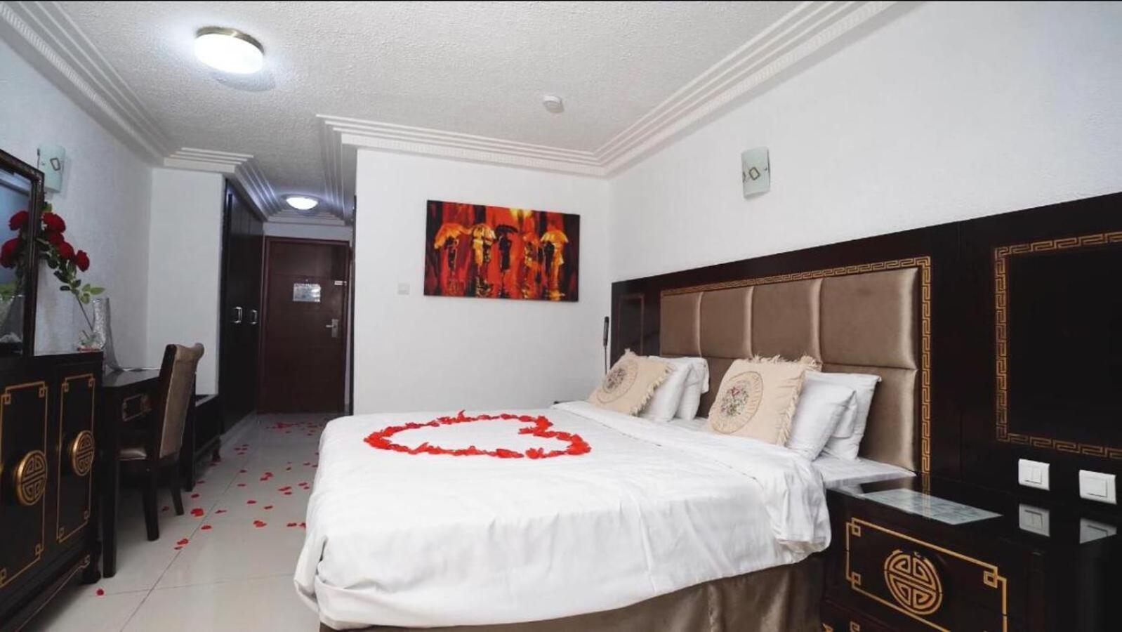 Nobila Airport Hotel Cotonou Kültér fotó