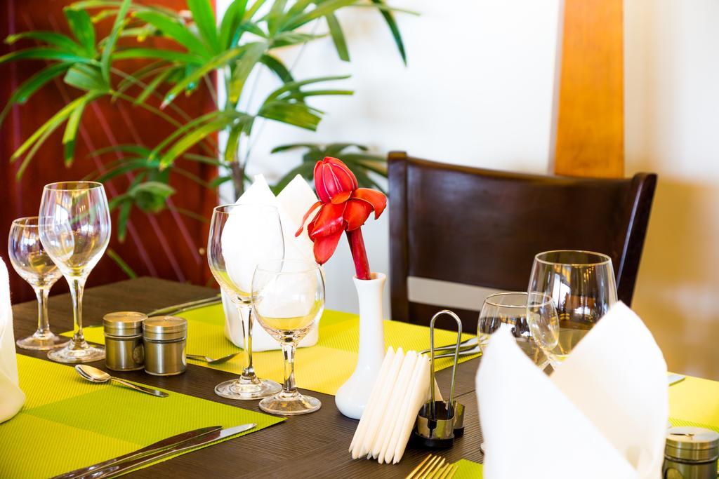 Nobila Airport Hotel Cotonou Kültér fotó