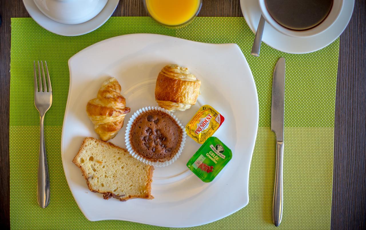 Nobila Airport Hotel Cotonou Kültér fotó